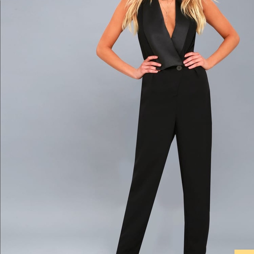 Lulu’a Park Avenue Sleeveless jumpsuit